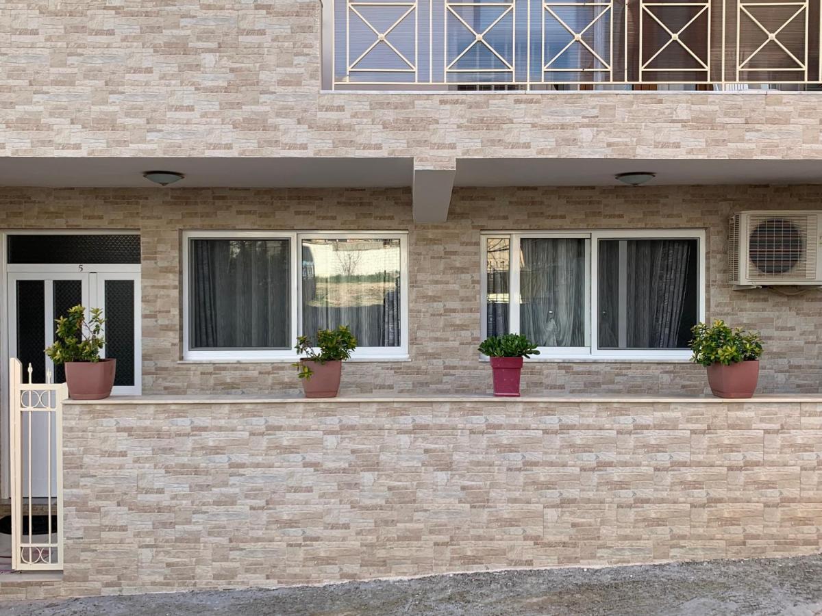 Guesthouse A&F Ksamil Bagian luar foto