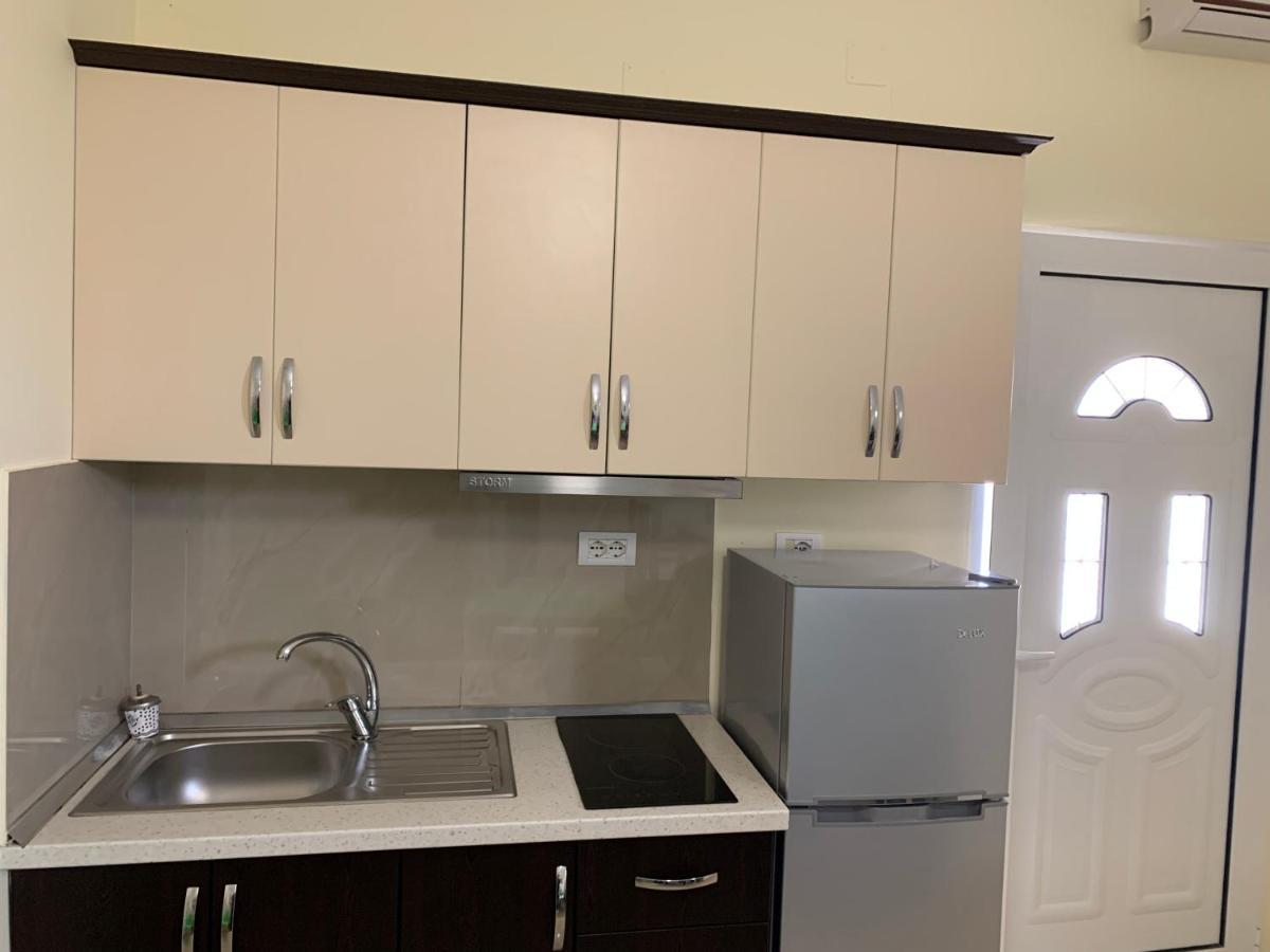 Guesthouse A&F Ksamil Bagian luar foto