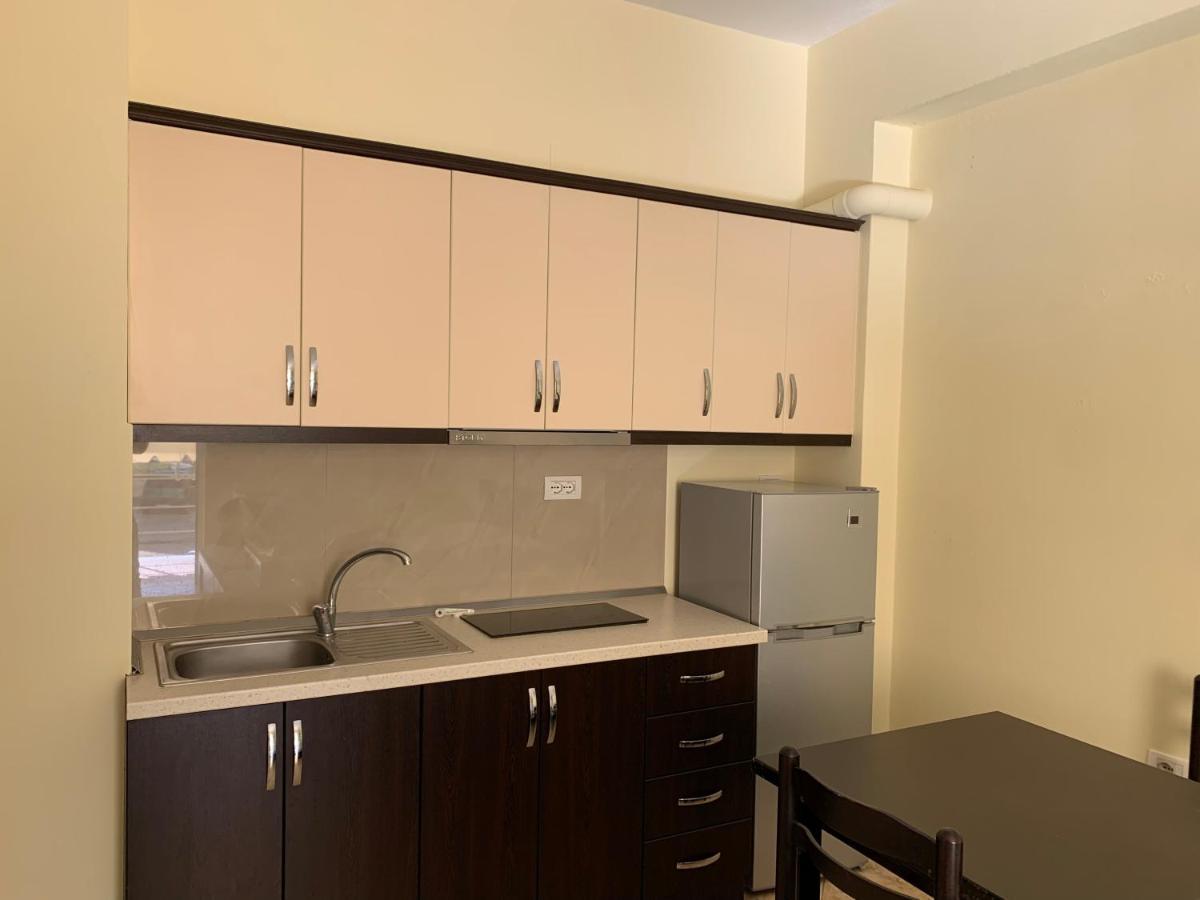 Guesthouse A&F Ksamil Bagian luar foto
