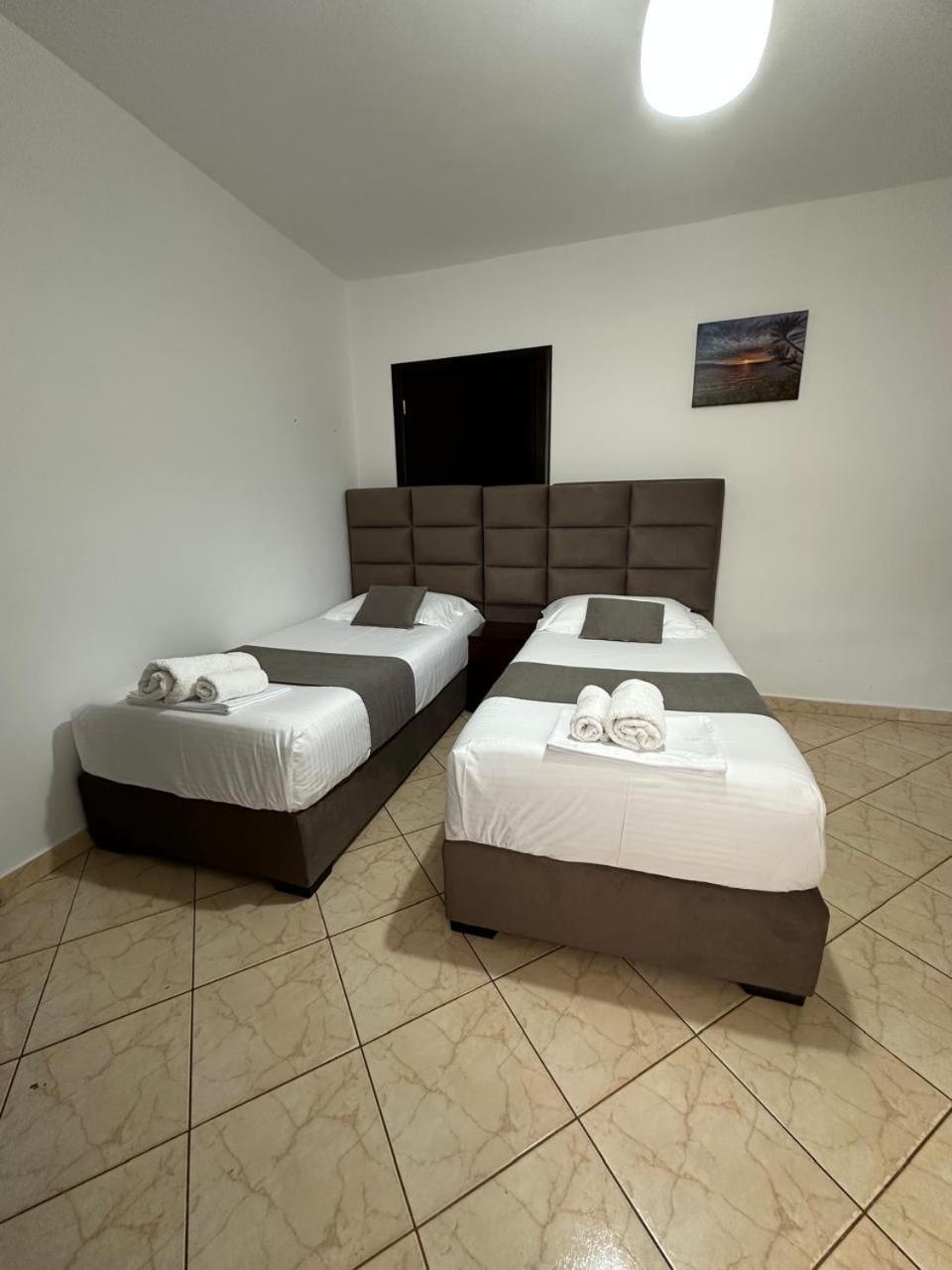 Guesthouse A&F Ksamil Bagian luar foto