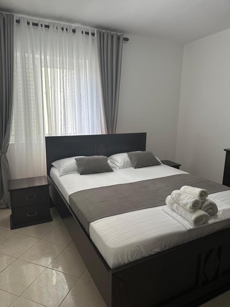 Guesthouse A&F Ksamil Bagian luar foto